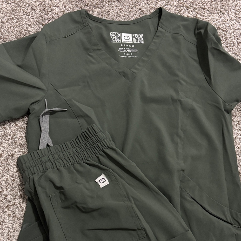 Wonder wink Olive Green Scrub Set